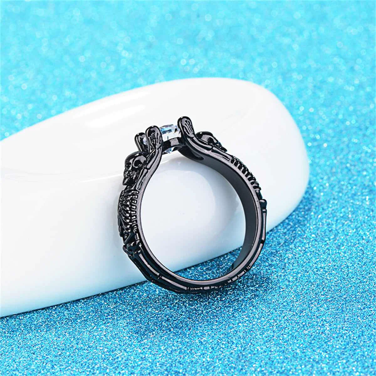 Breathable Crystal Black-Tone Skeleton Ring Excellent