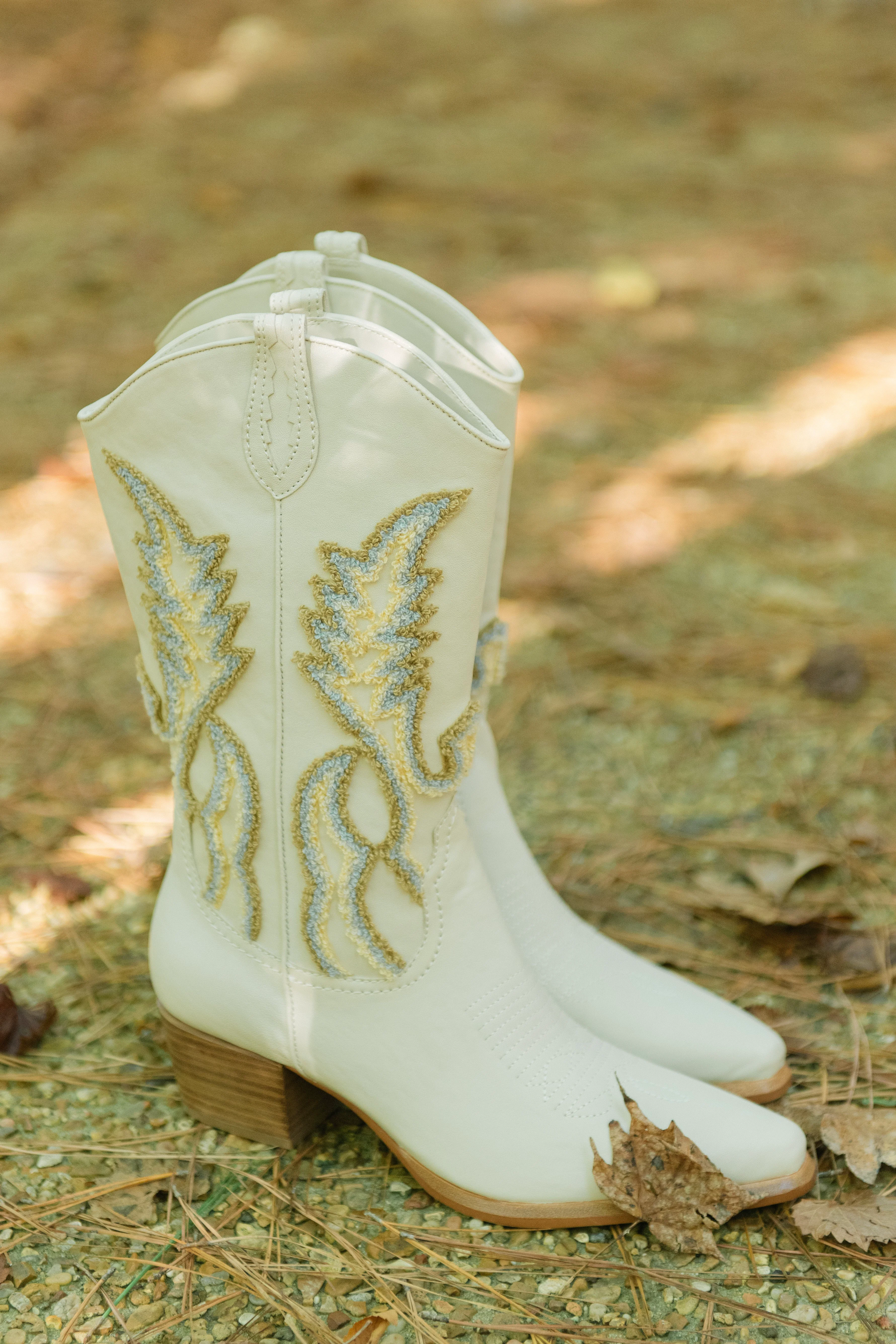 Long-Lasting Dolce Vita Vila Boots in Ivory Leather Eco-Friendly
