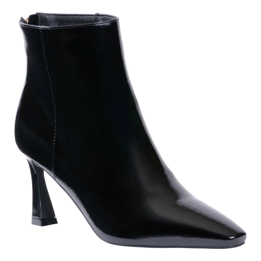 Smooth Women's Marcel Black Bootie Efficient