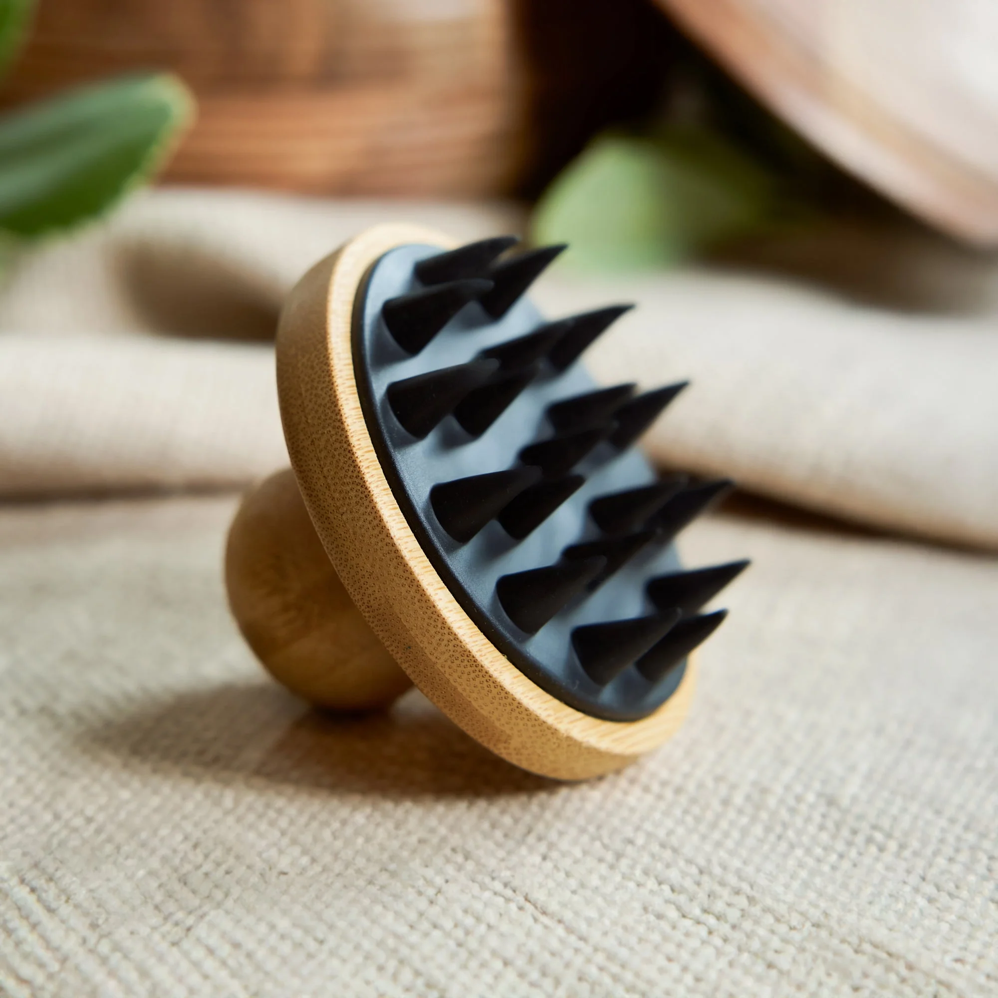 Easy-to-Use Bamboo Silicone Scalp Massage Brush Minimalist