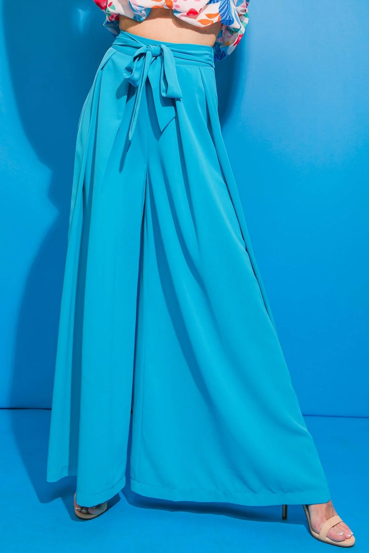 Expertly Made Rumor Going Around Woven Pants Green