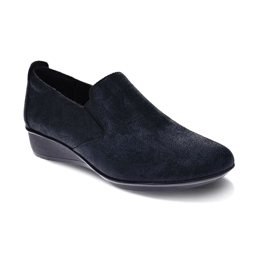Long-Lasting Jamaica Wedged Slip-On - Black Angle Enhanced