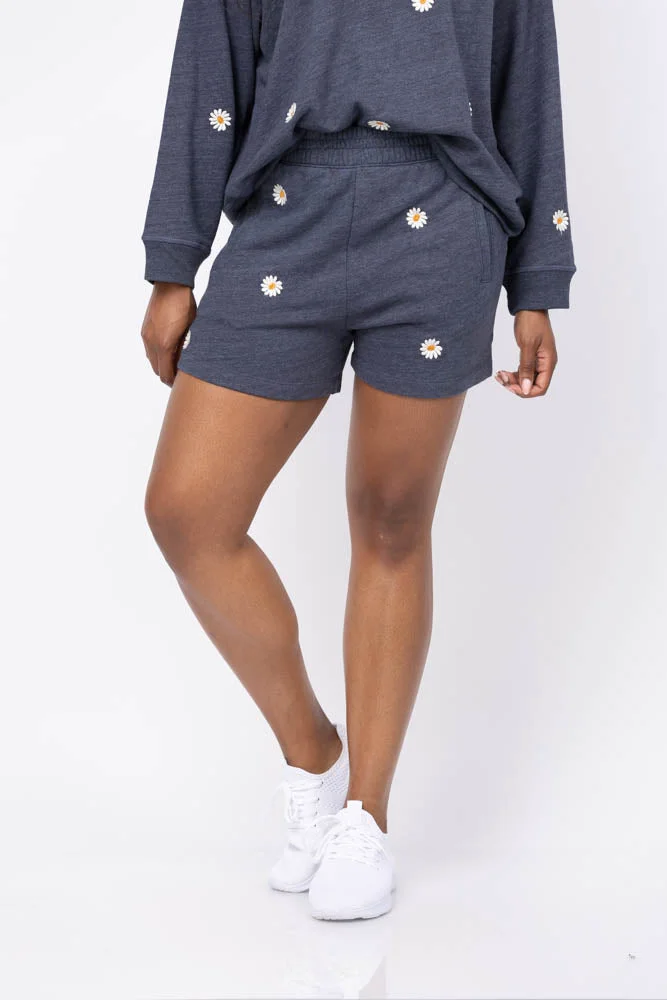 Eco-Friendly The Great. The Victory Short W Daisy Embroidery in Heathered Vintage Blue Flexible