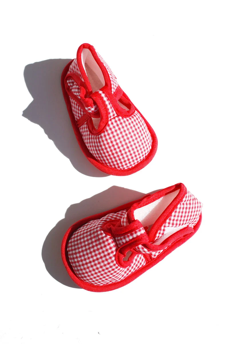 Professional baby shoes - red gingham Proven