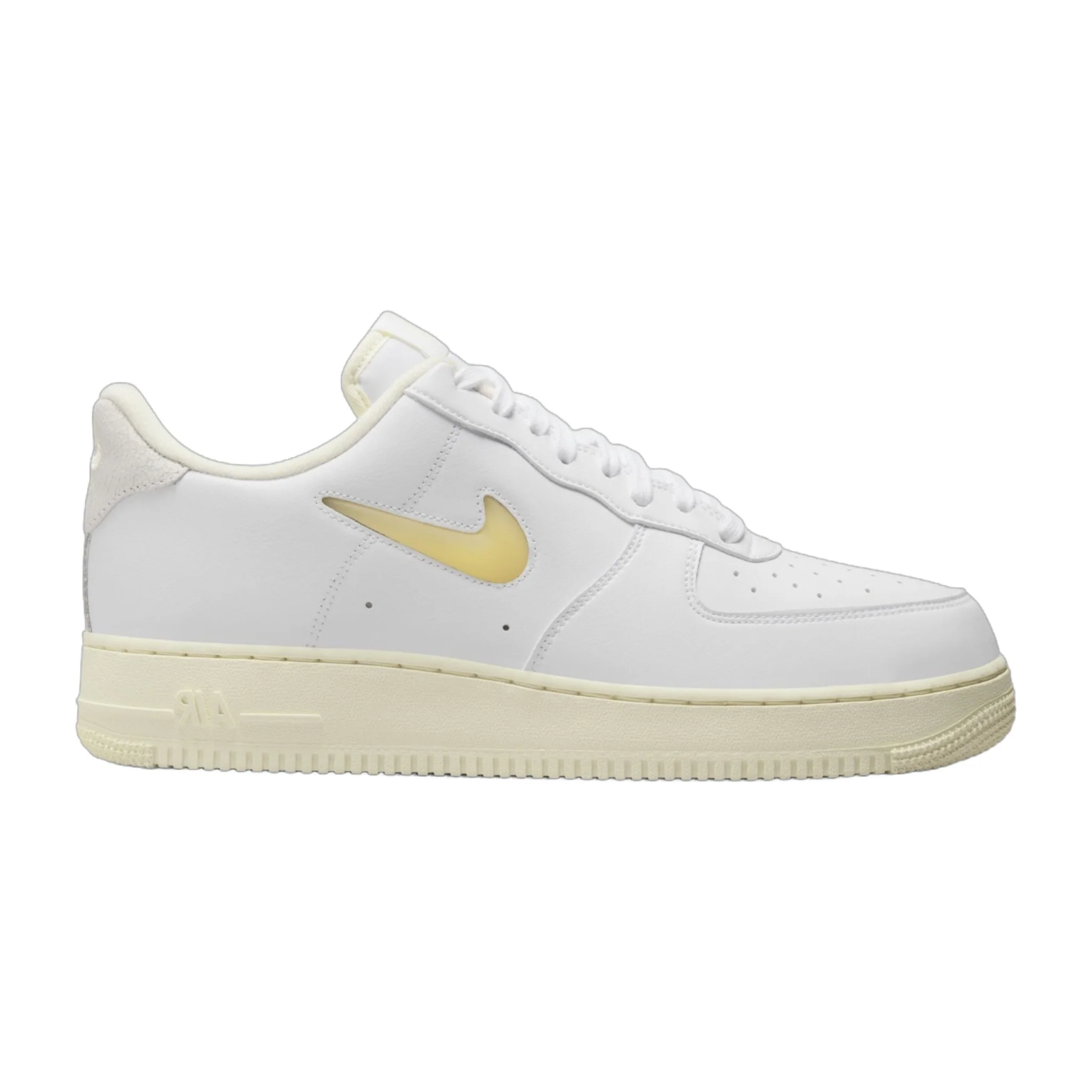 Versatile Nike Men's Air Force 1 Low '07 Sneakers Outstanding