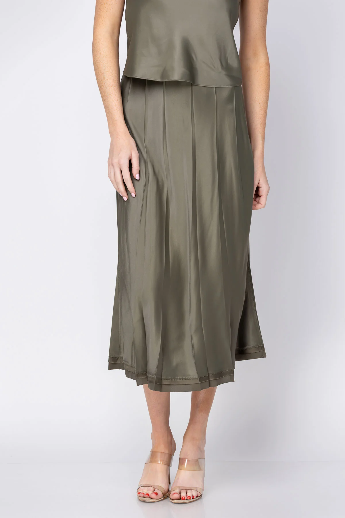 Certified Vince Creased Pleated Skirt with Raw Edge Hem in Pine Grove World-Class