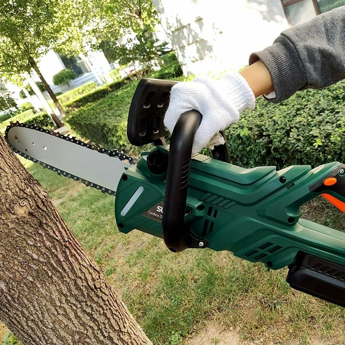 Detailed Powerful Handheld Electric Battery Powered Cordless Chainsaw 10 in Functional