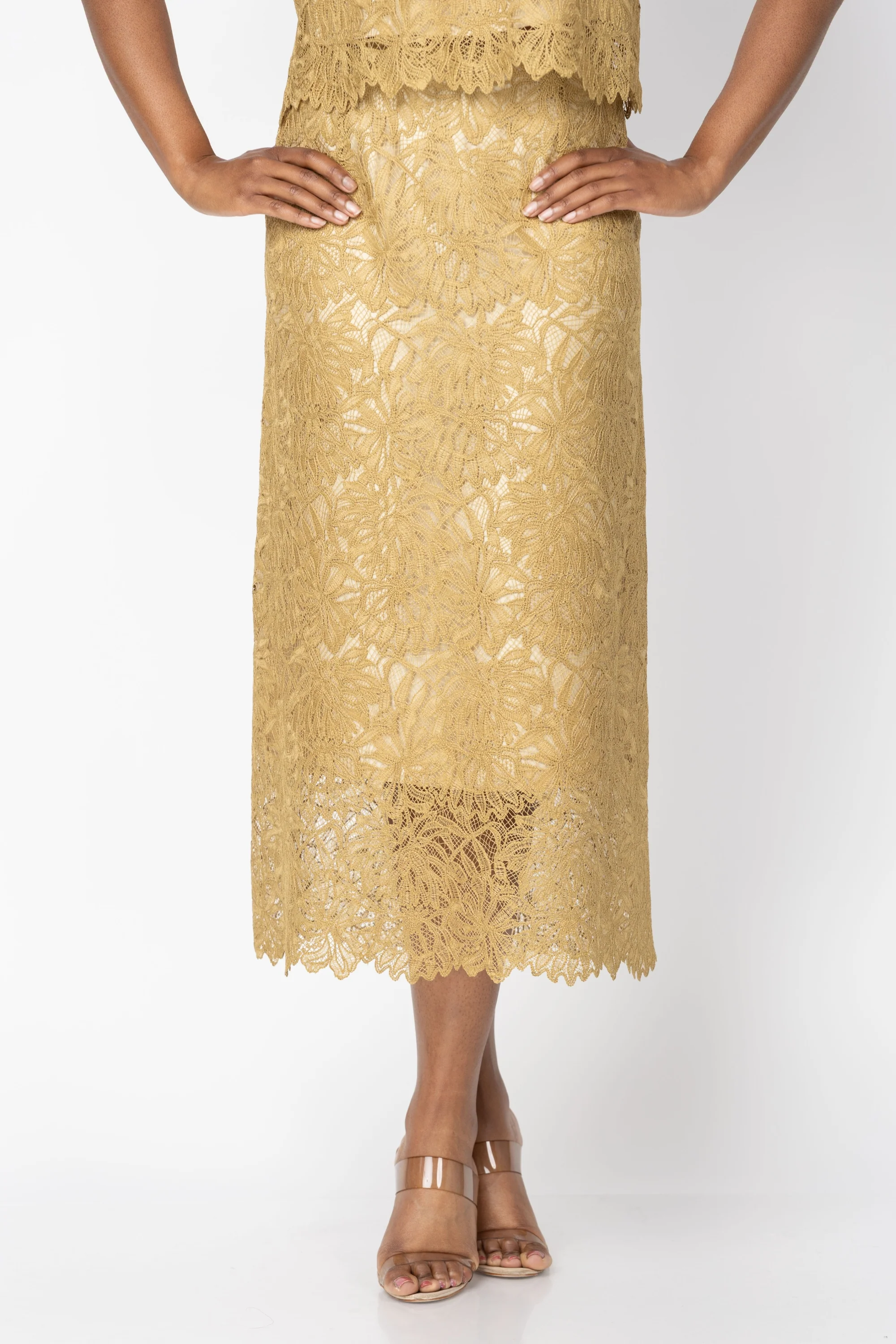 Contemporary Vince Lace Slip Skirt in Soft Gold Safe