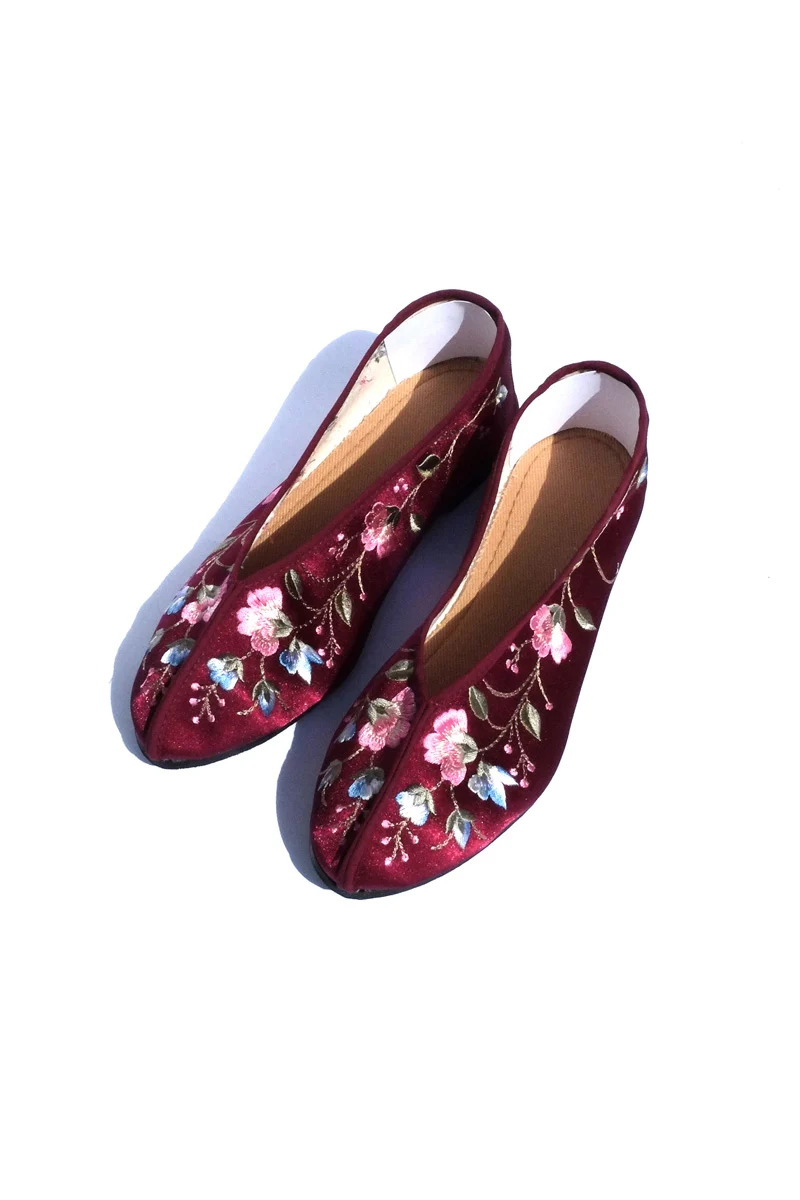 High-Performance embroidered theater shoes - maroon Refined