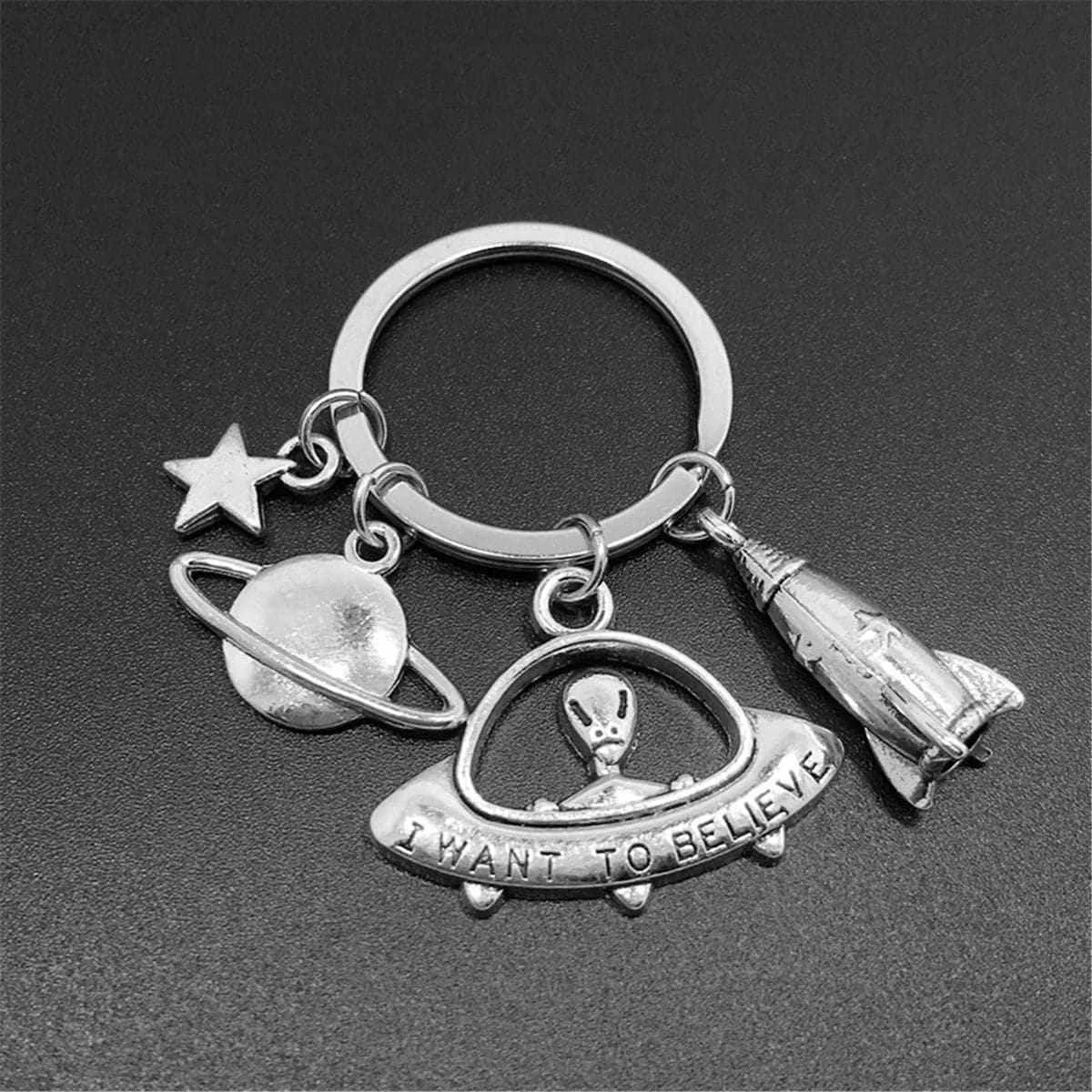 Innovative Silvertone 'I Want to Believe' Alien Key Chain Functional