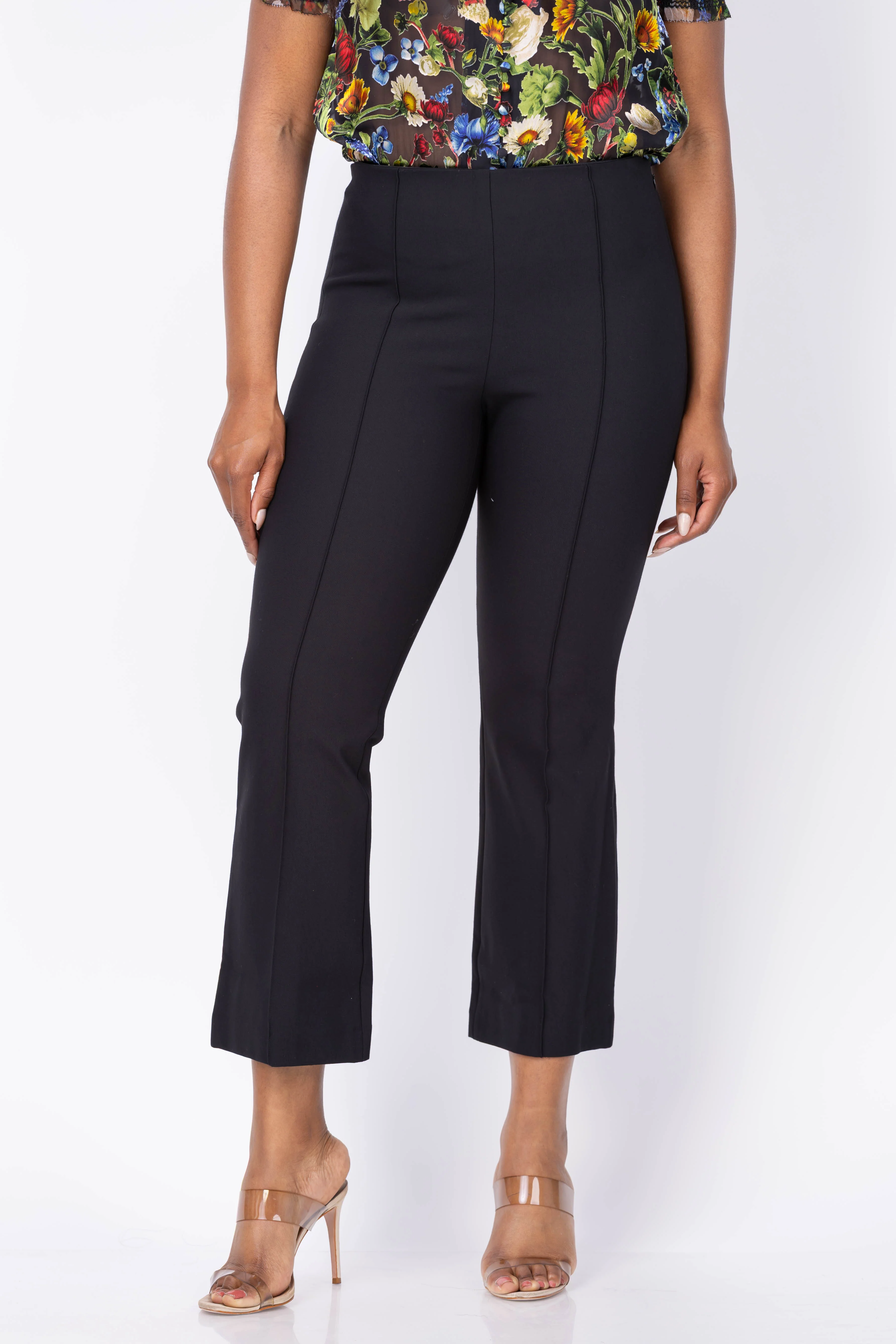Elegant Vince Mid Rise Pintuck Crop Flare Pant in Black High-Performance