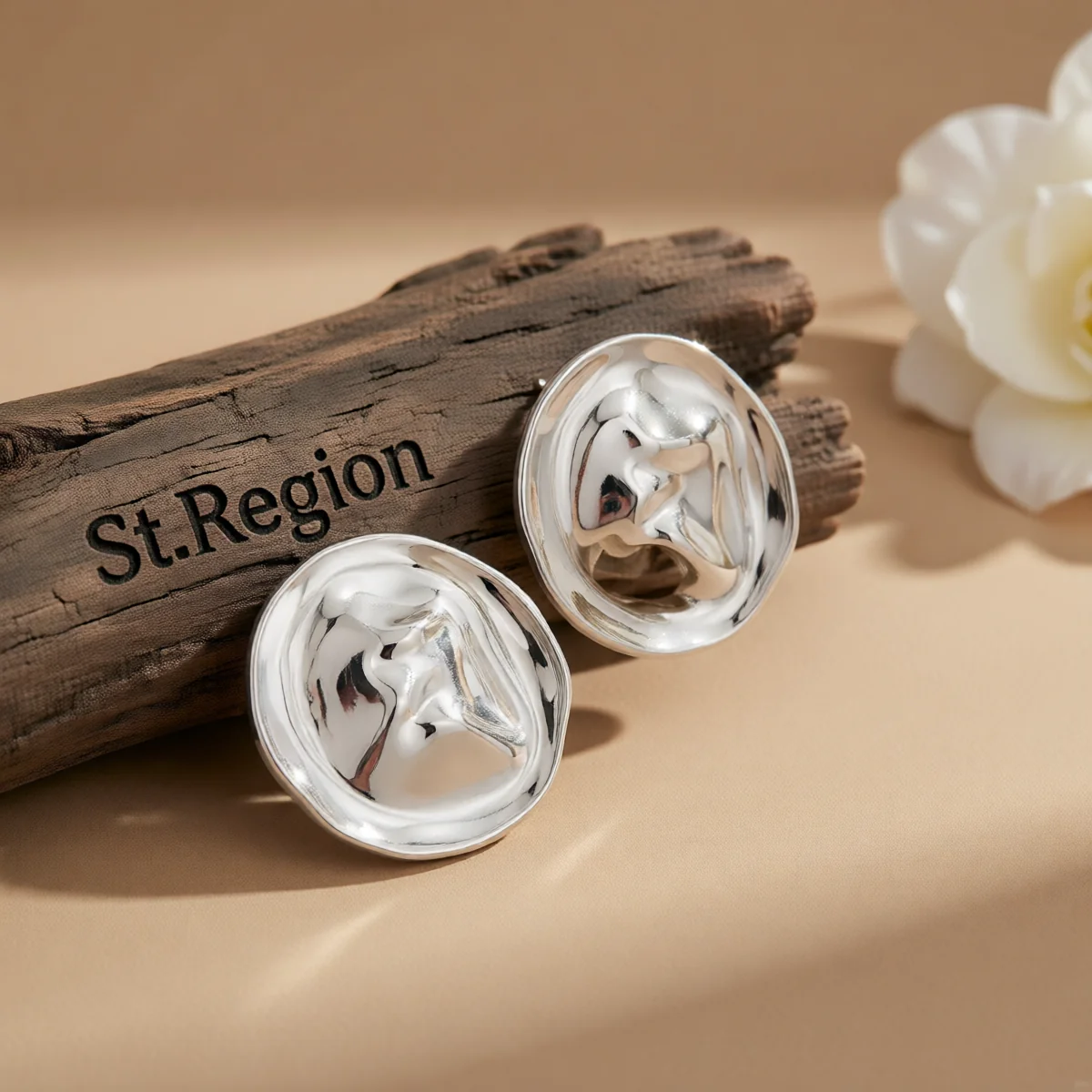 Verified Silvertone Hat Statement Stud Earrings Excellent