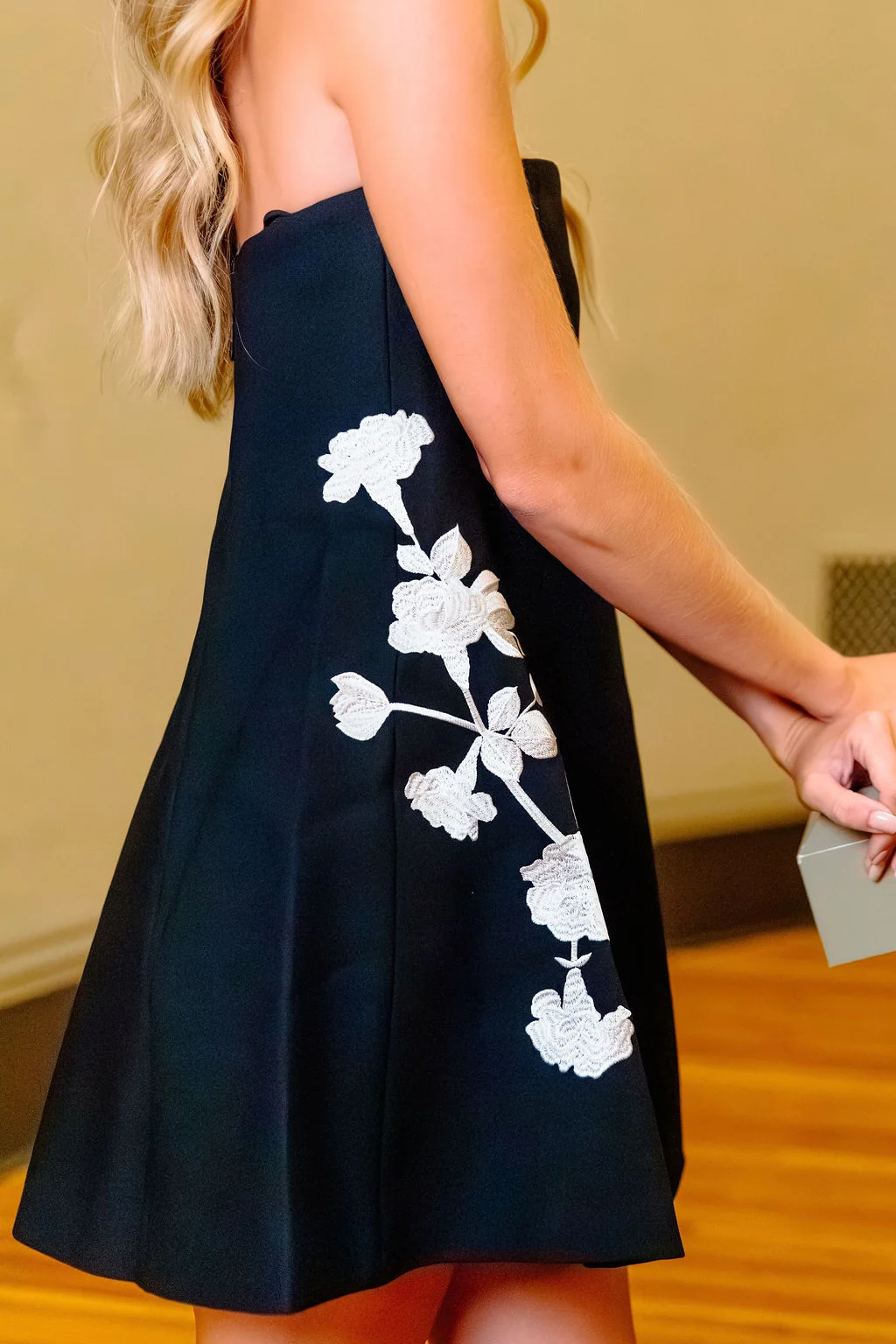 Classic Cinq à Sept Trailing Floral Irla Dress in Black Ivory Refined