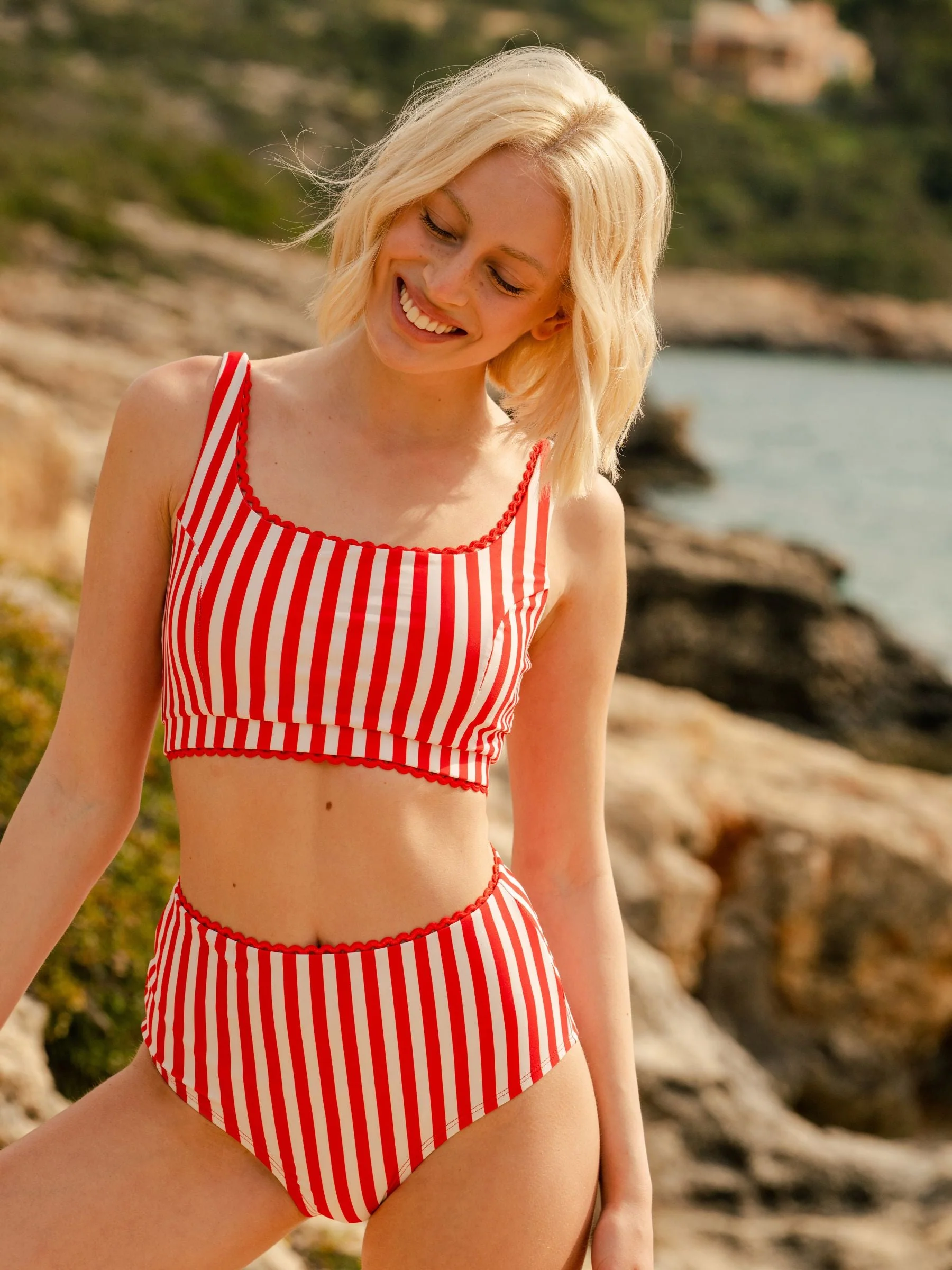 Elegant Red Stripe Scoop Bralette High-Quality