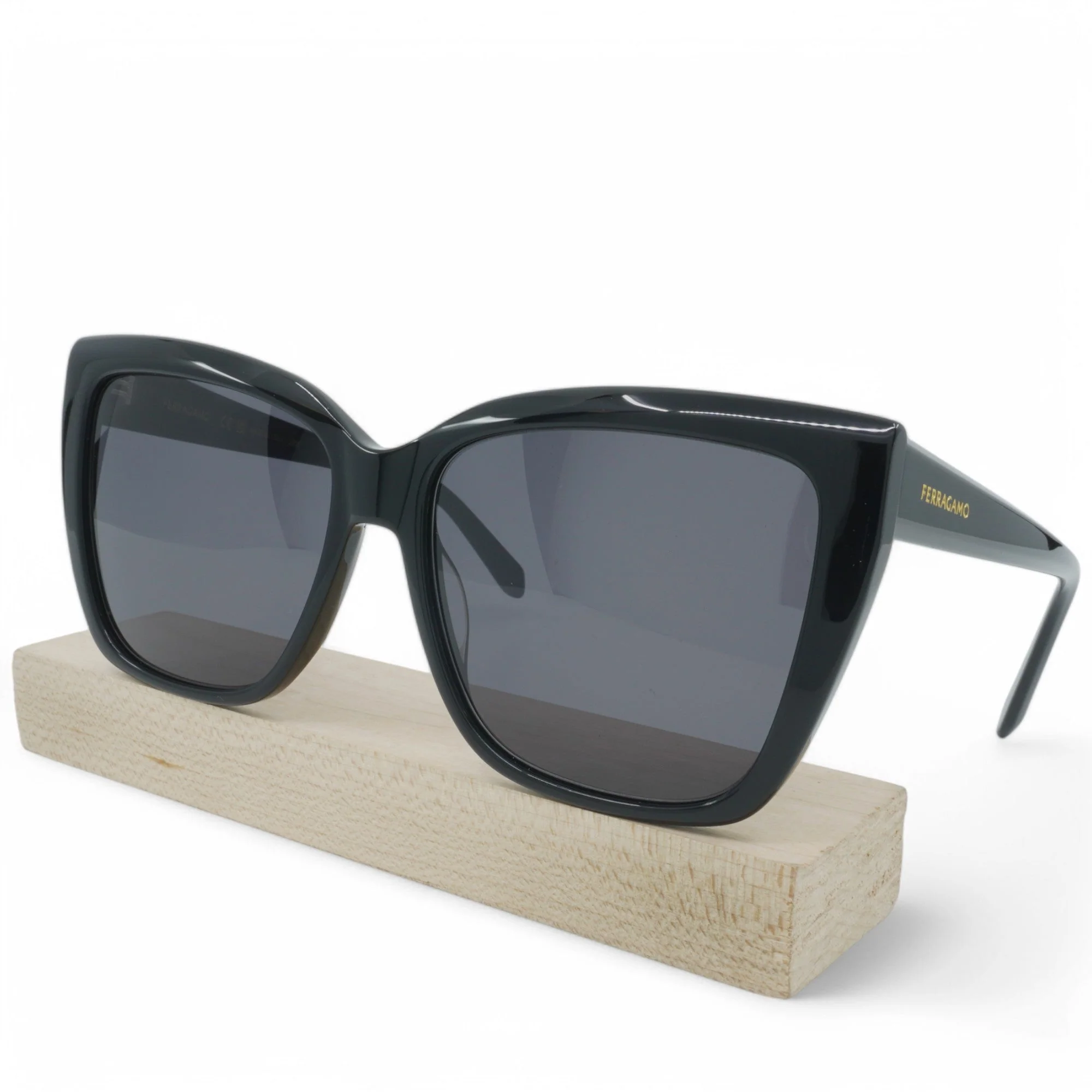 Trendy Salvatore Ferragamo Butterfly Sunglasses Lightweight