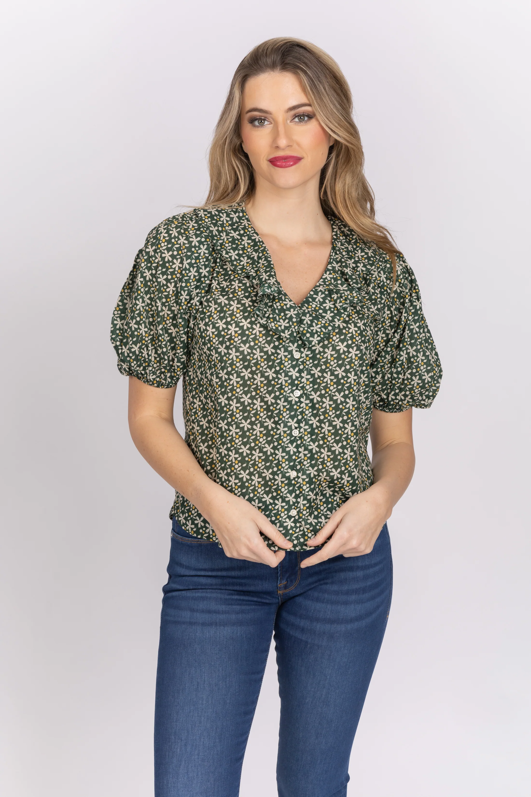 Casual Trovata Faye Blouse in Snowdrop Ditsy Innovative