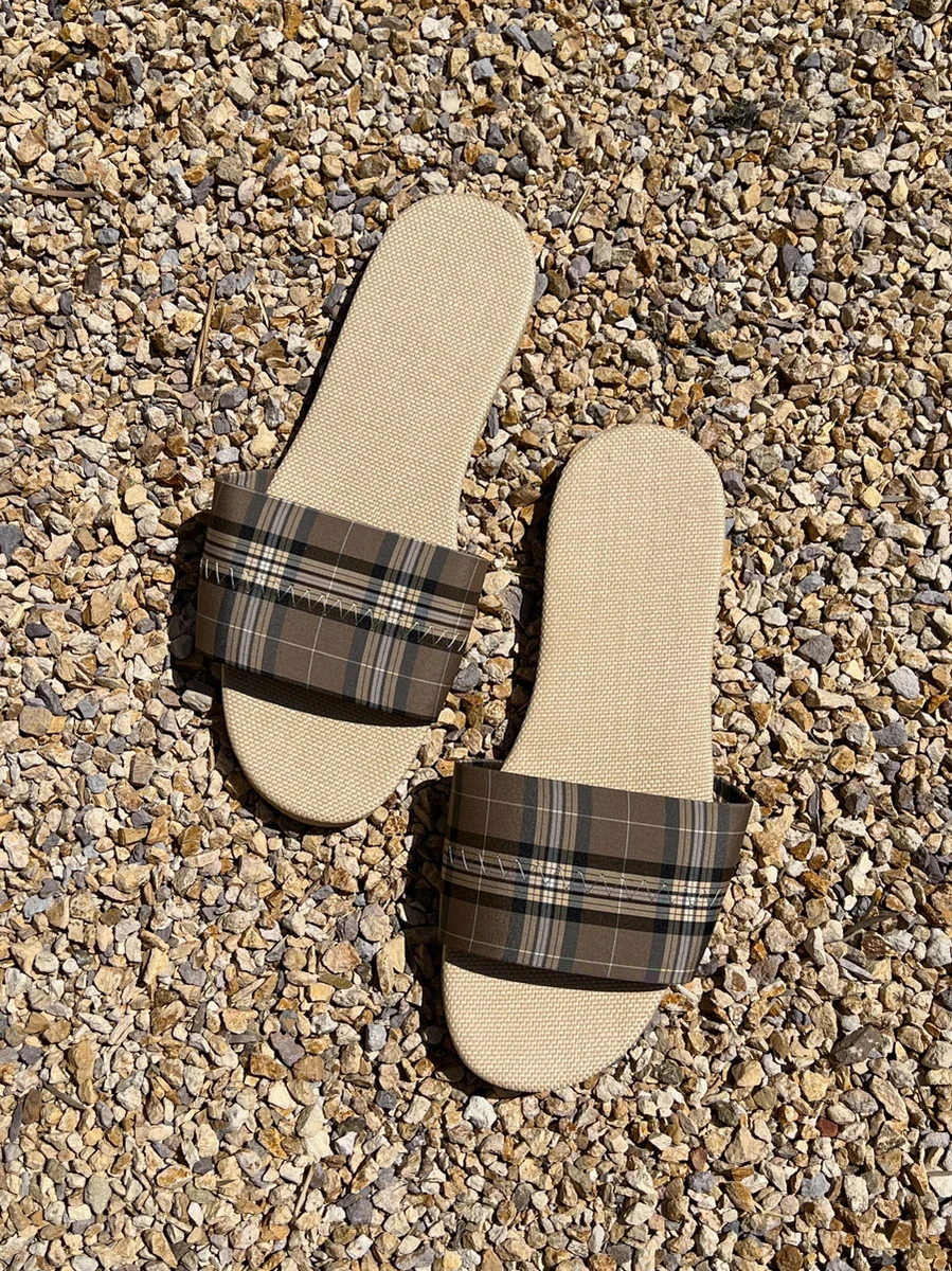 Premium house slippers - large Versatile