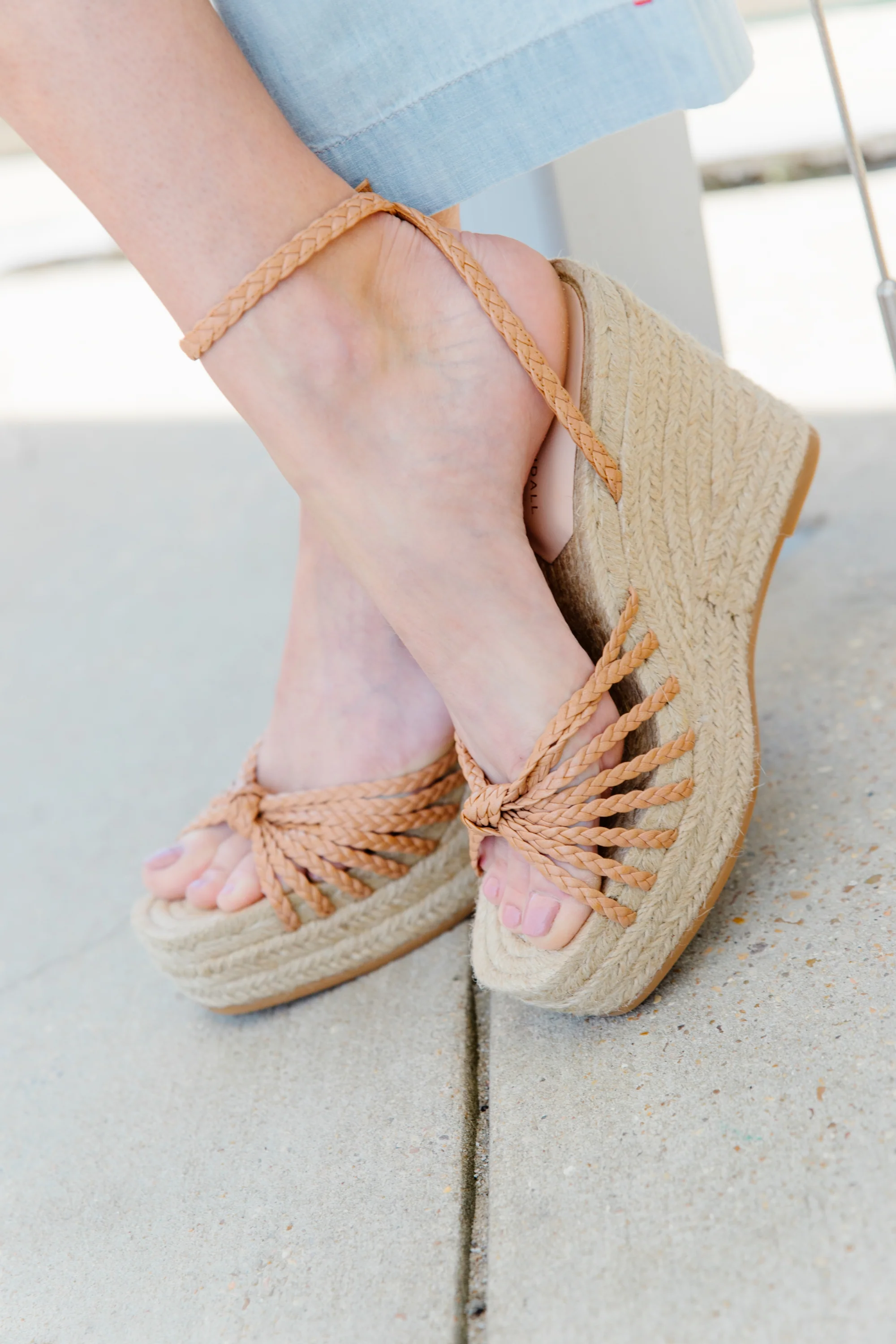 Elite Loeffler Randall Pamela Mignon Knot Wedge in Dune Natural Healthy