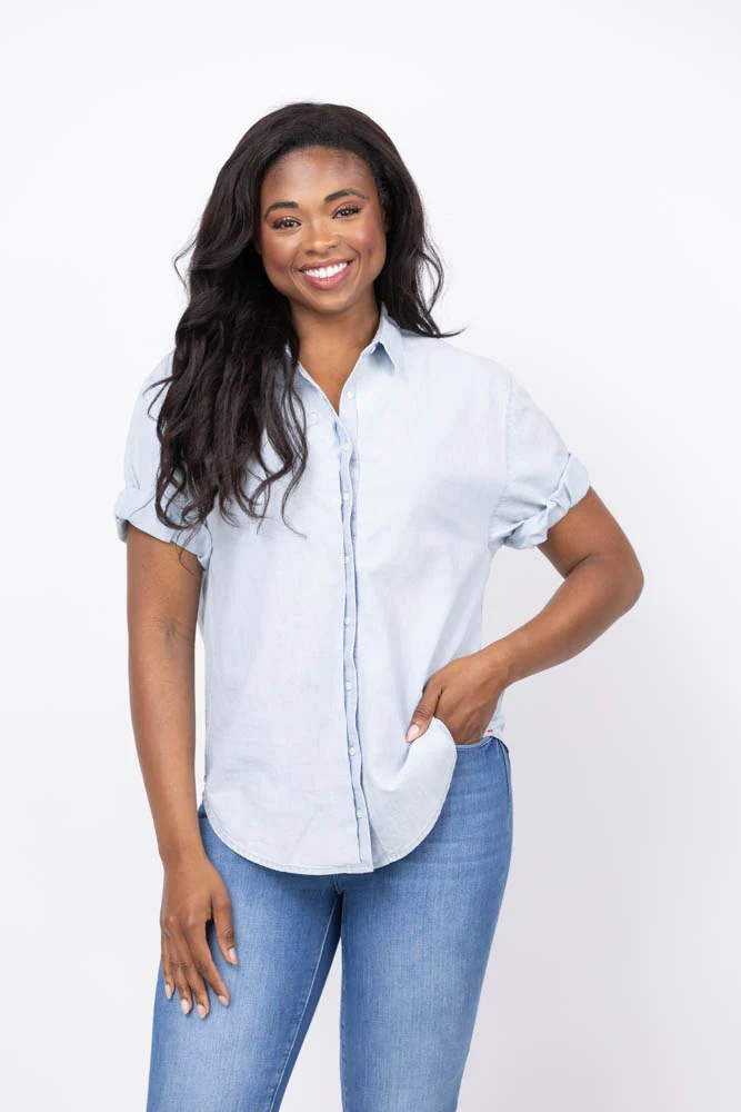 Sustainable XiRENA Channing Shirt in Air Blue Practical