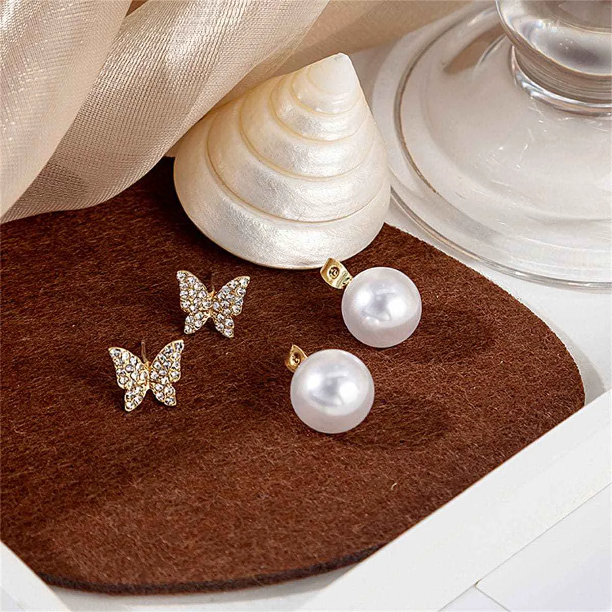 High-End Pearl Cubic Zirconia Pavé Butterfly Ear Jackets Green