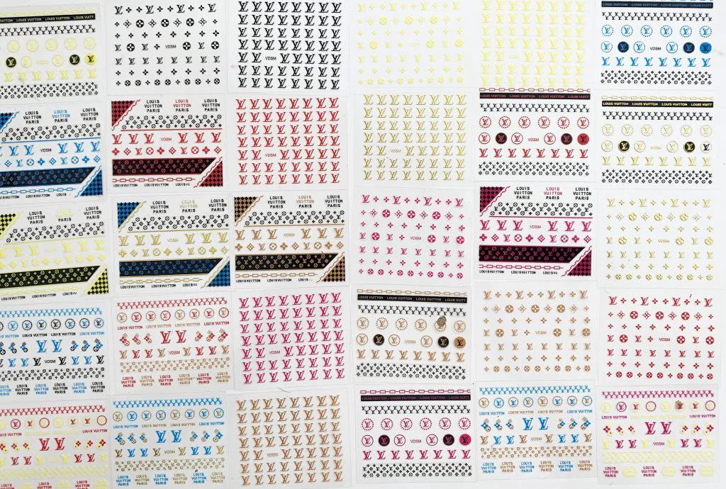 Long-Lasting Pasties - LV Set off 25 small sheets of pasties Verified