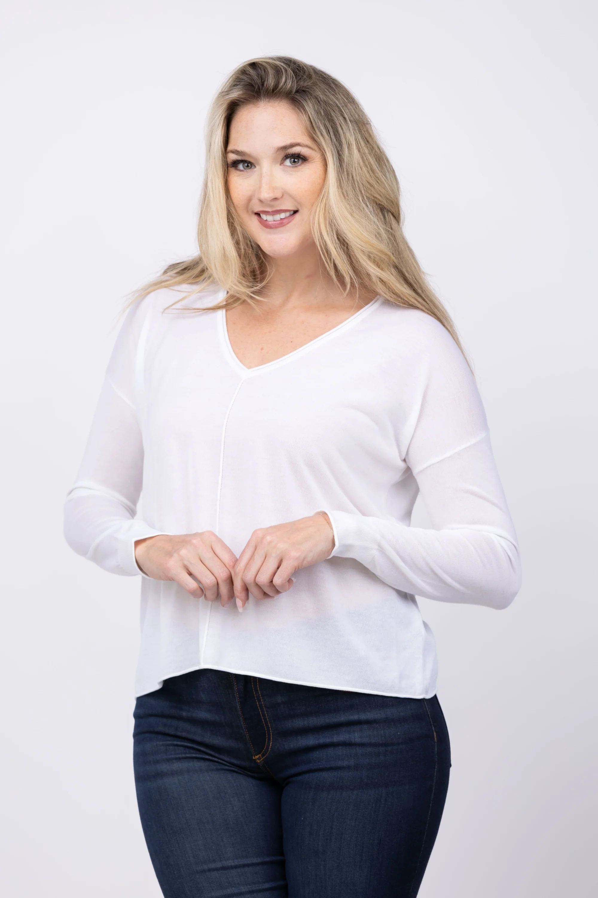 Artisan J. Society V-Neck in White Smooth