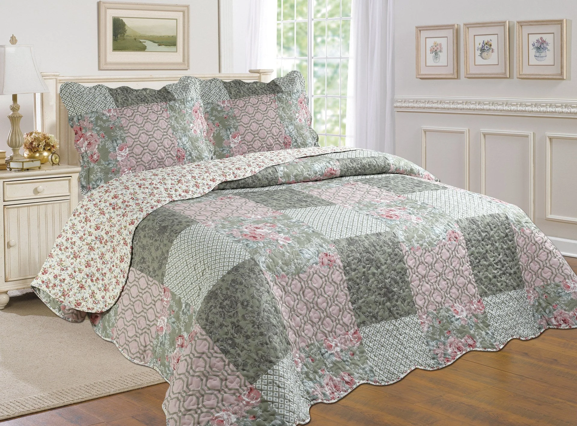 Exceptional 3-Piece Cotton Blend Reversible Quilt Set Next-Generation
