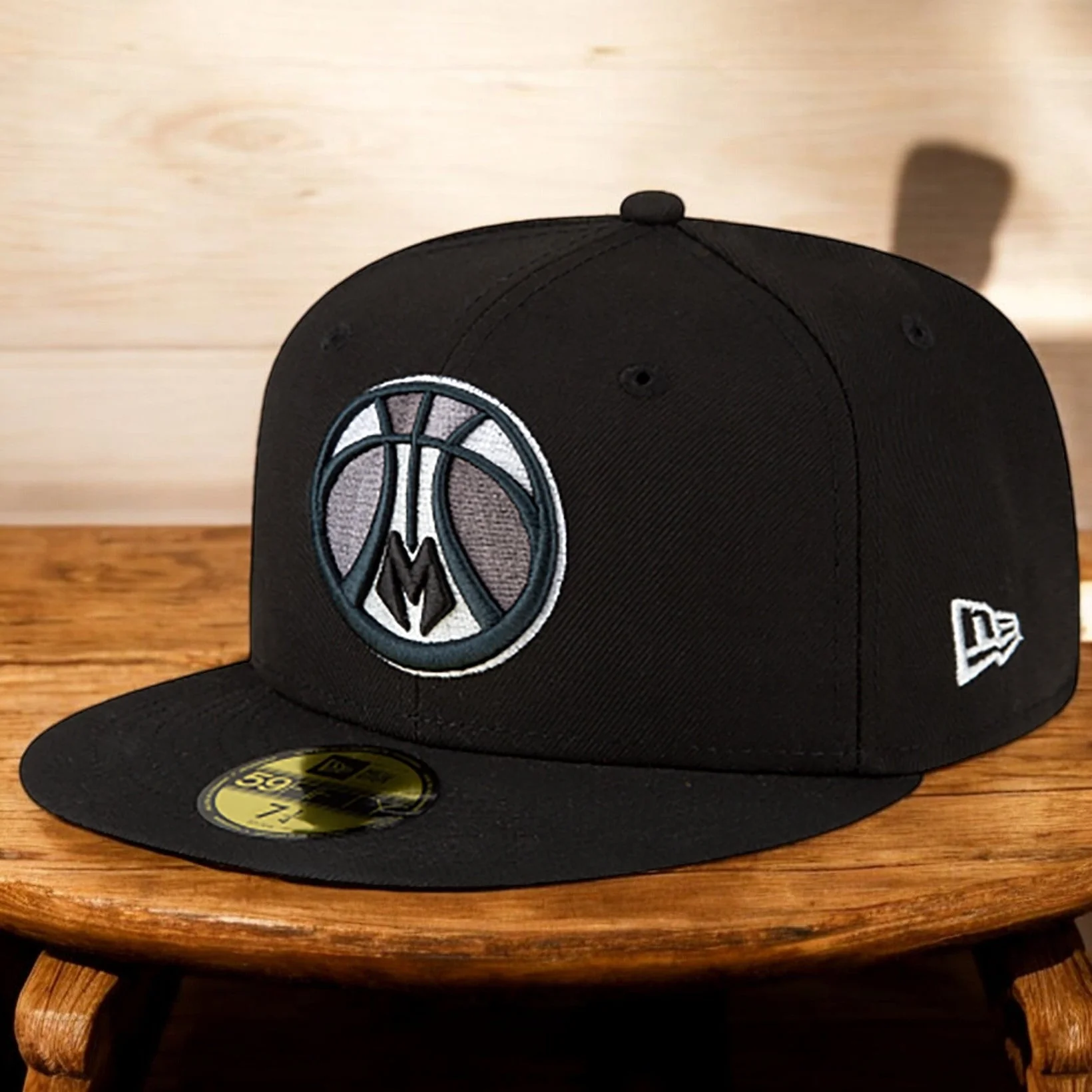 Authentic New Era Men's NBA 5950 Fitted Bucks Outstanding