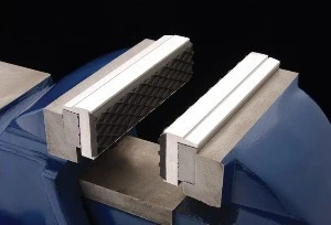 Flexible Pair of Magnetic Aluminium Rubber Soft Pad Jaws for Metal Vise 5 1 2 Long Pads Fine Crafted