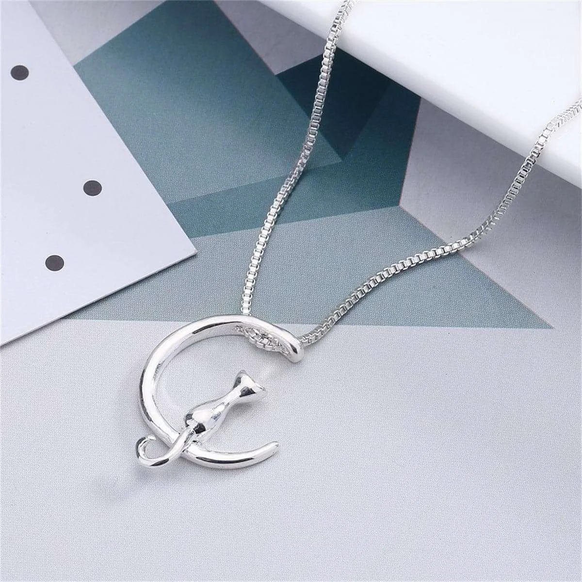 Versatile Silvertone Cat Pendant Necklace World-Class