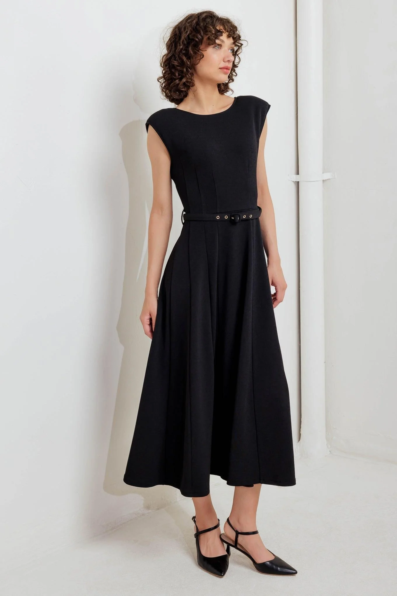 Comfortable Modern Mona Woven Midi Dress Lightweight