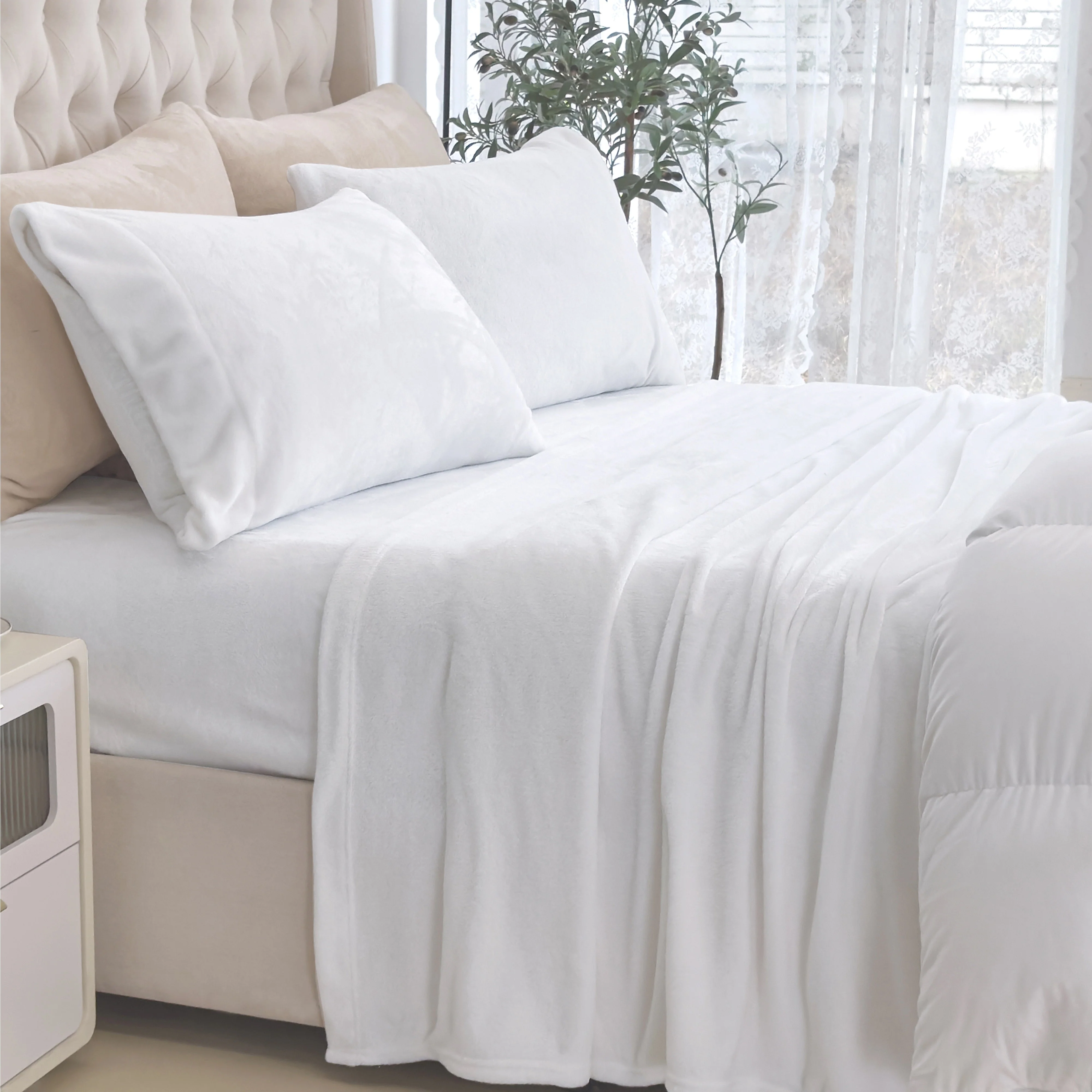 Dependable Mocassi 4-Piece Velvet Plush Flannel Sheet Set Responsible
