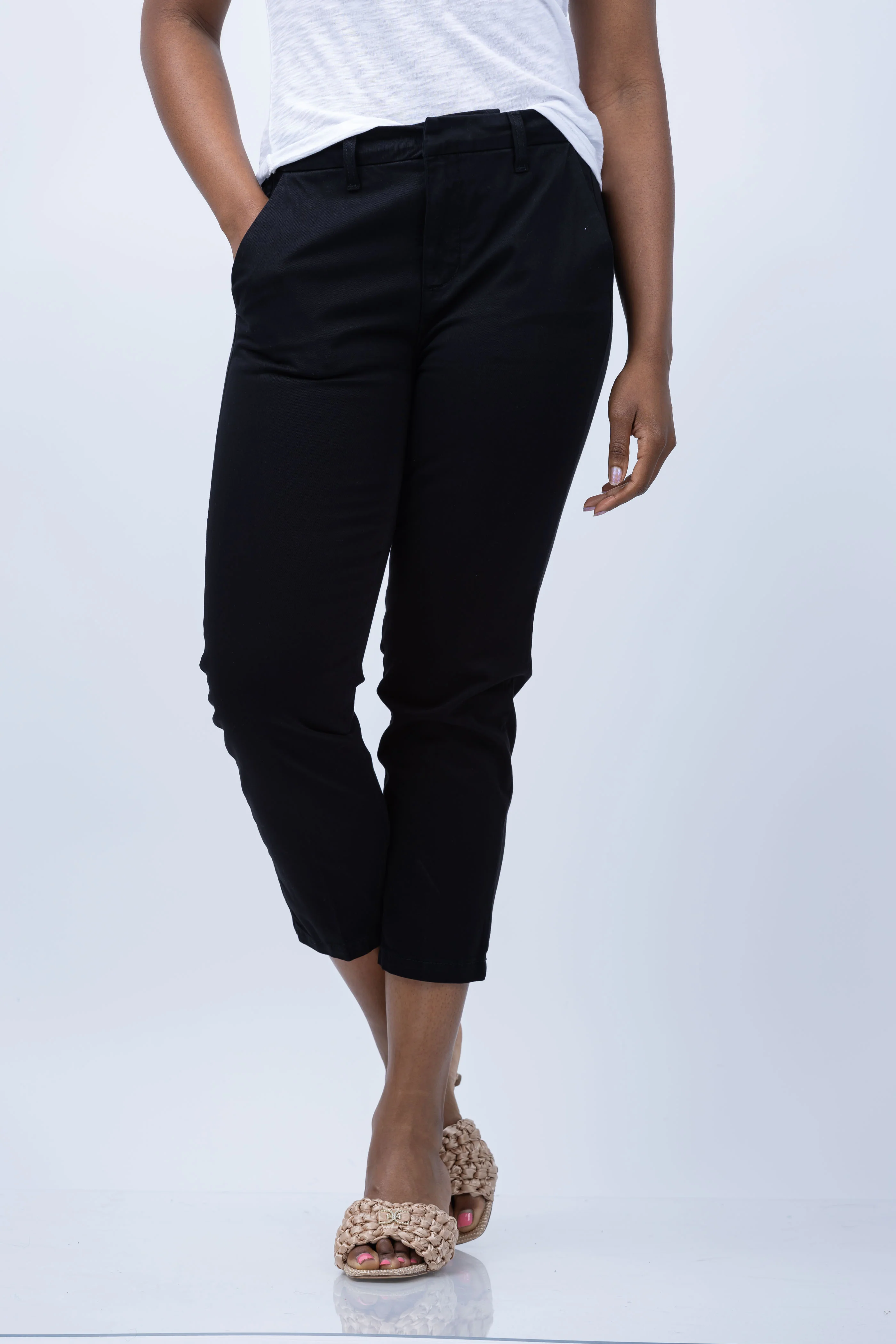 Casual L'AGENCE Harlow High Rise Crop Slim Trousers in Noir Durable
