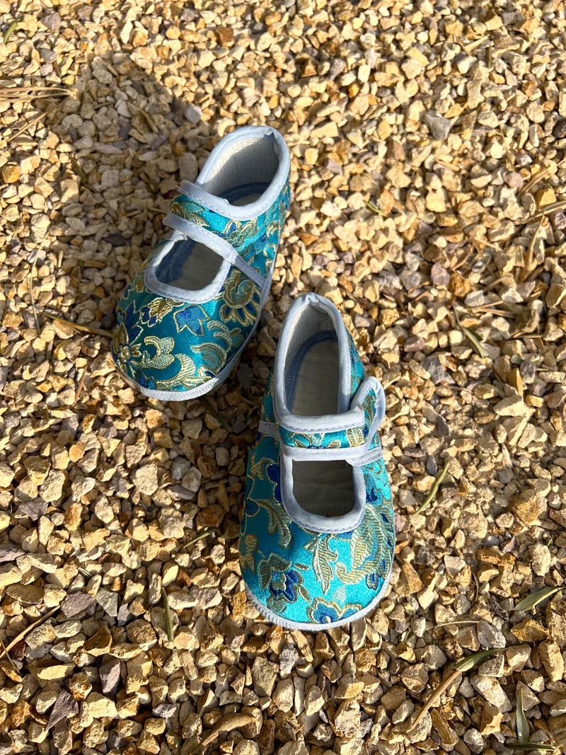 Elegant baby shoes - Turquoise print Professional