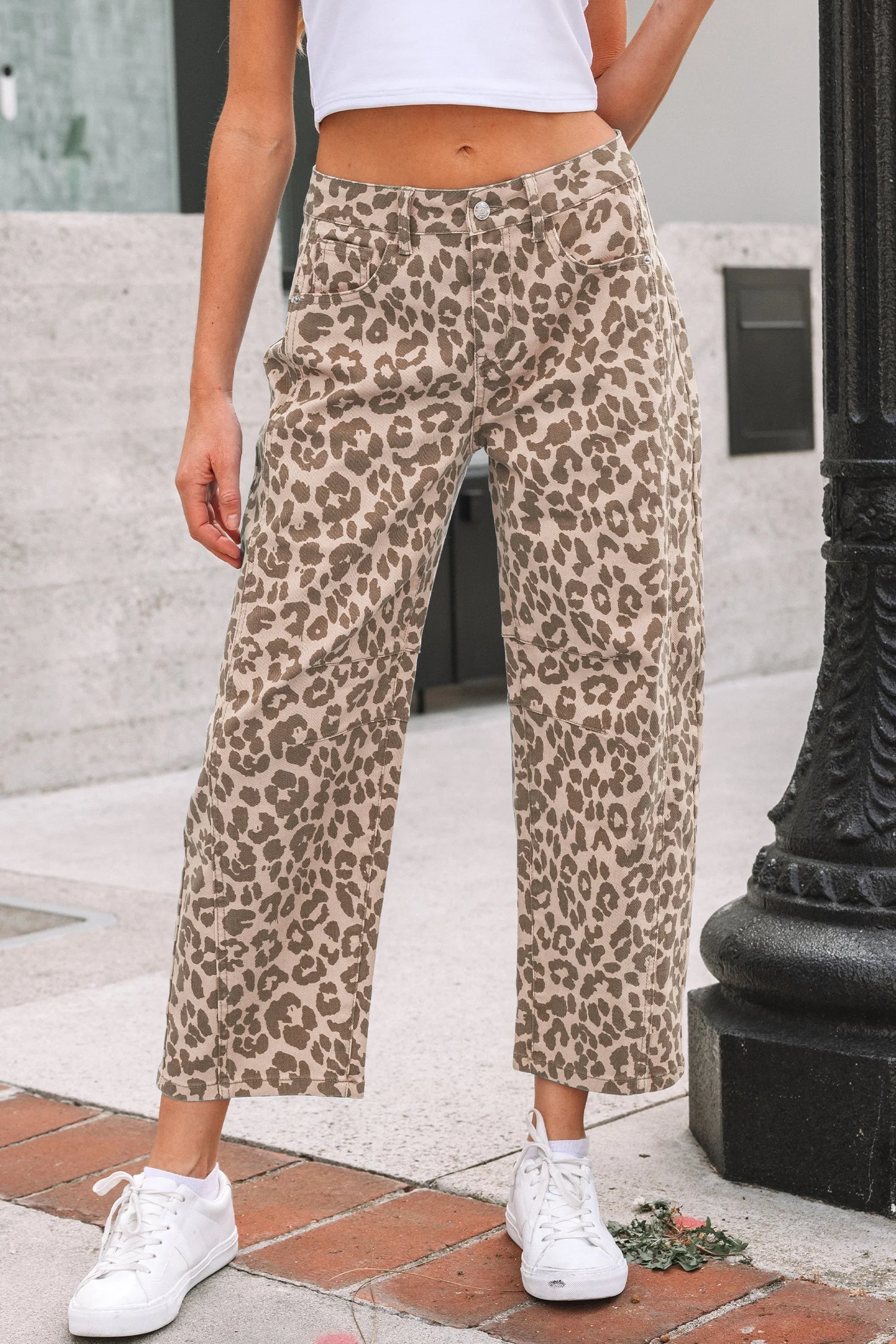 Exclusive Threaded Pear Winnie Print Straight Loose Jeans Optimized