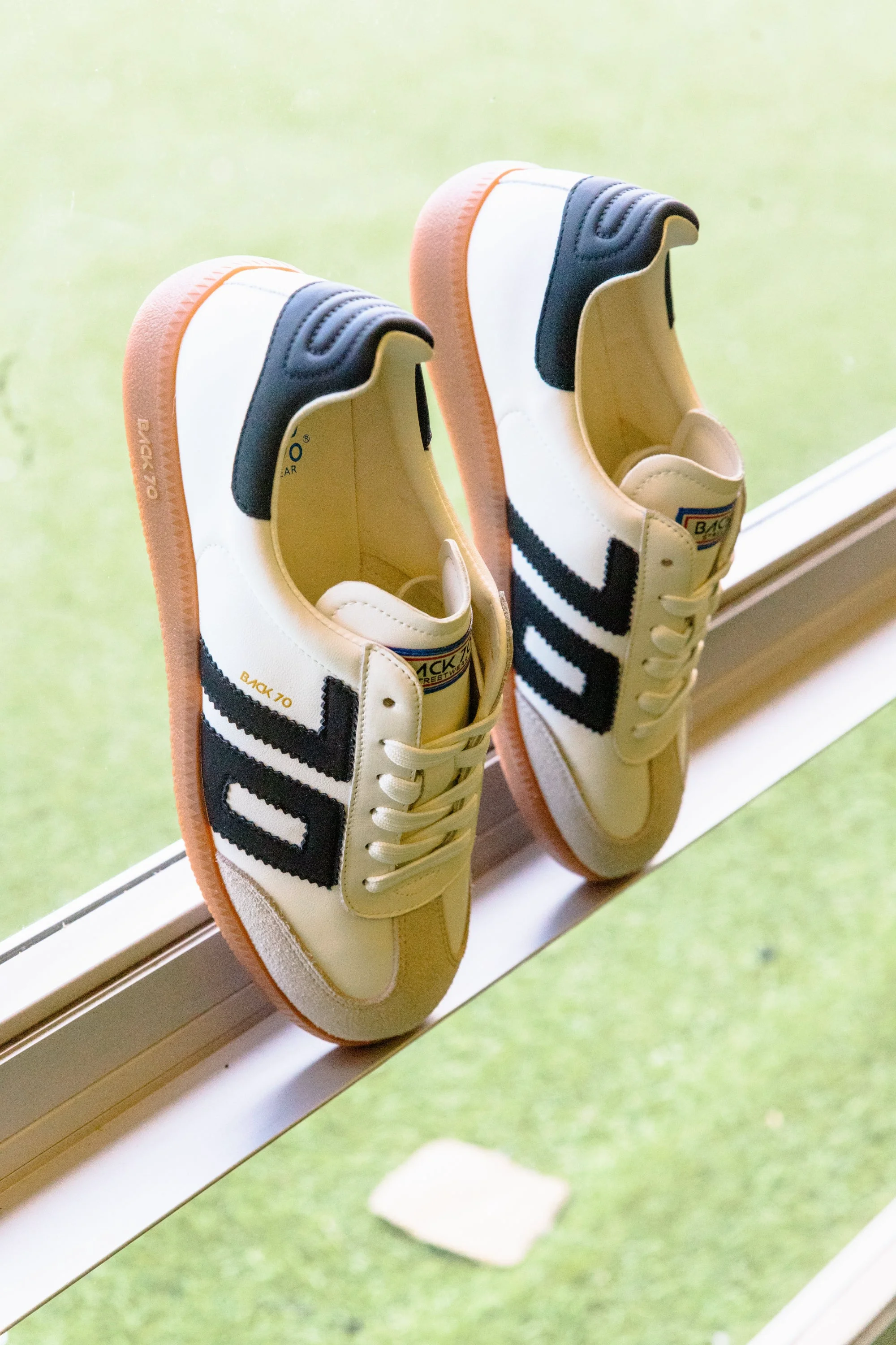 Soft Back 70 Cloud Sneakers in White Black Fine