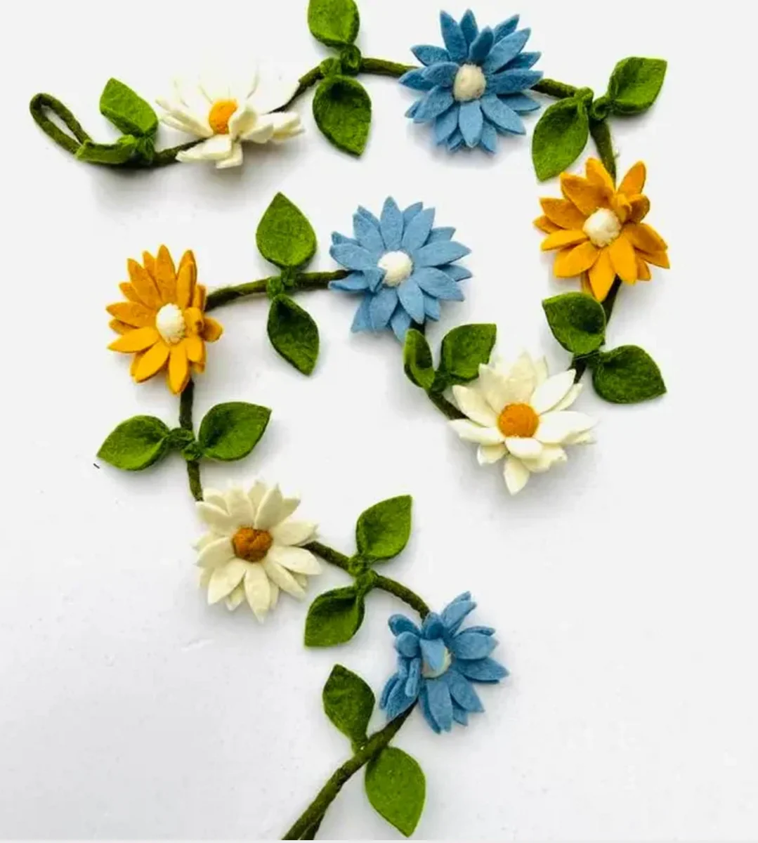 Dependable Felt Flower Garland Blue White Yellow Effective