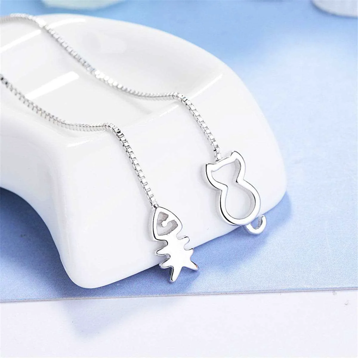 Advanced Silvertone Cat Fishbone Threader Earrings Detailed