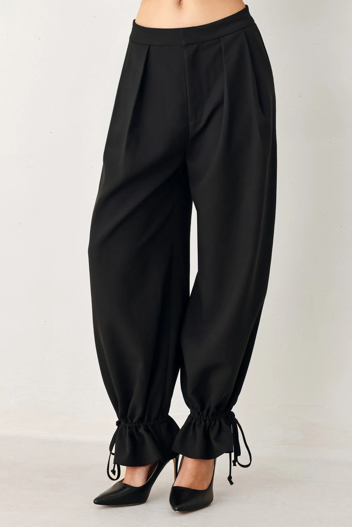 Easy-to-Use Noir Drawstring Woven Pants Innovative