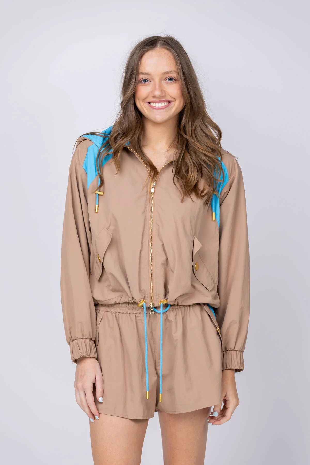 Soft L'AGENCE Lark Colorblocked Windbreaker in Light Hazelnut Capri Blue Convenient