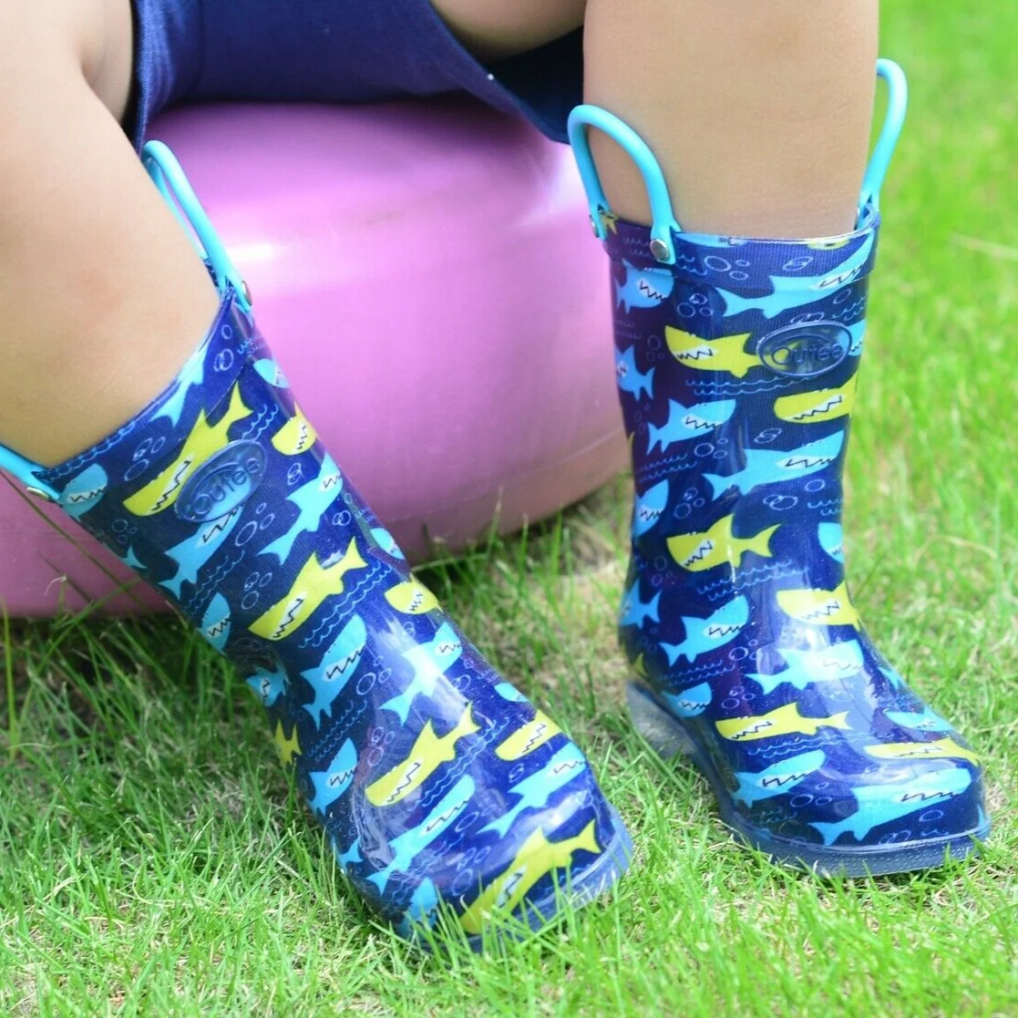 Premium Material Heavy Duty Kids Light Up Rubber Rain Boots Healthy