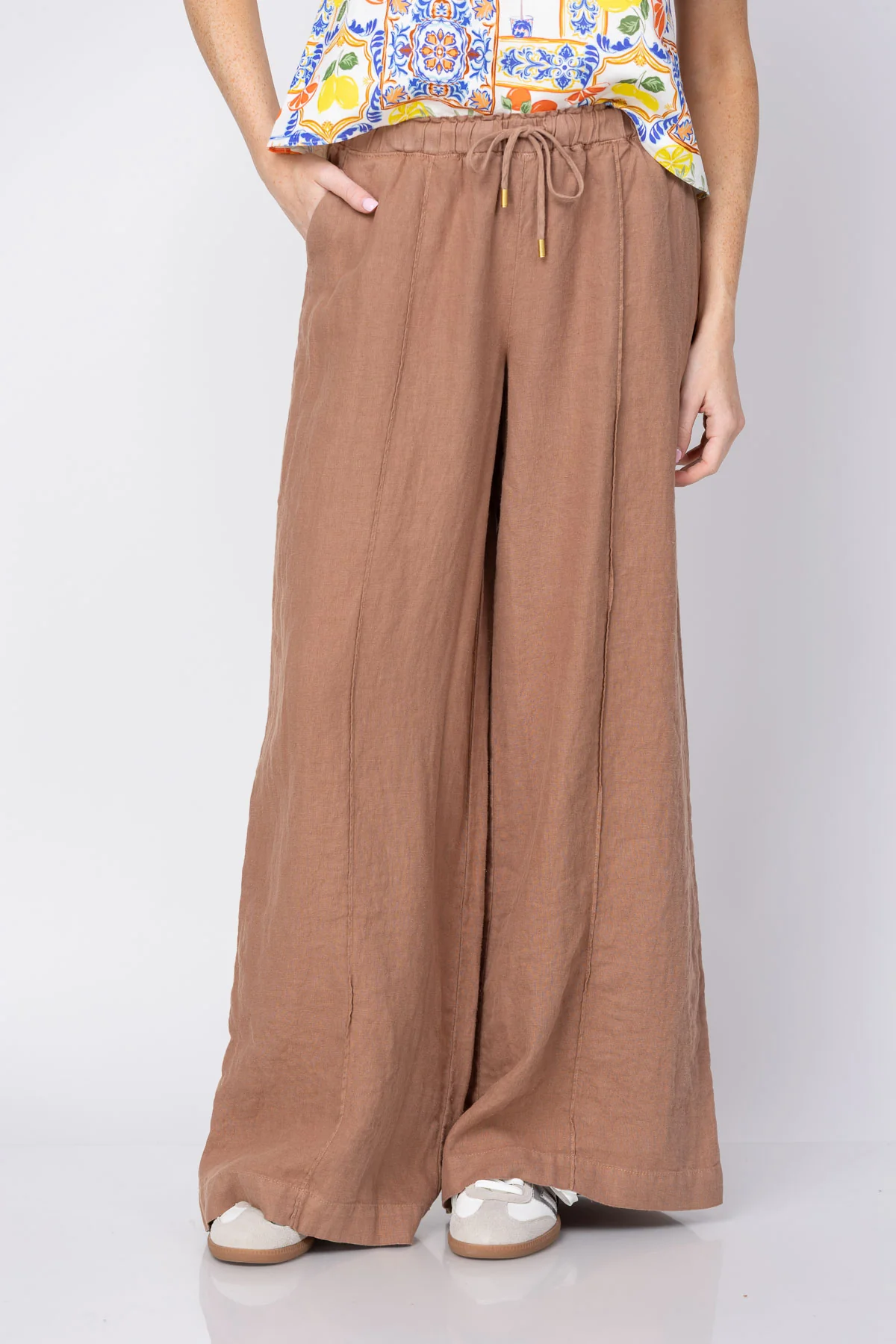 Crafted L'AGENCE Connie Drawstring Trouser in Hazelnut Flexible