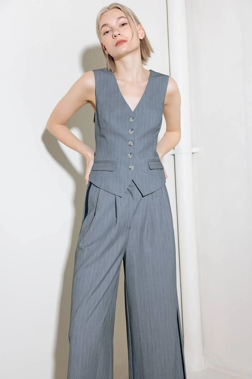 Minimalist Smile Bright in Grey Woven Vest Specialty