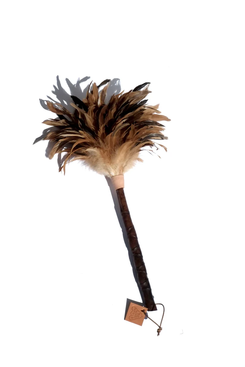 Next-Generation bamboo feather duster - black Sophisticated