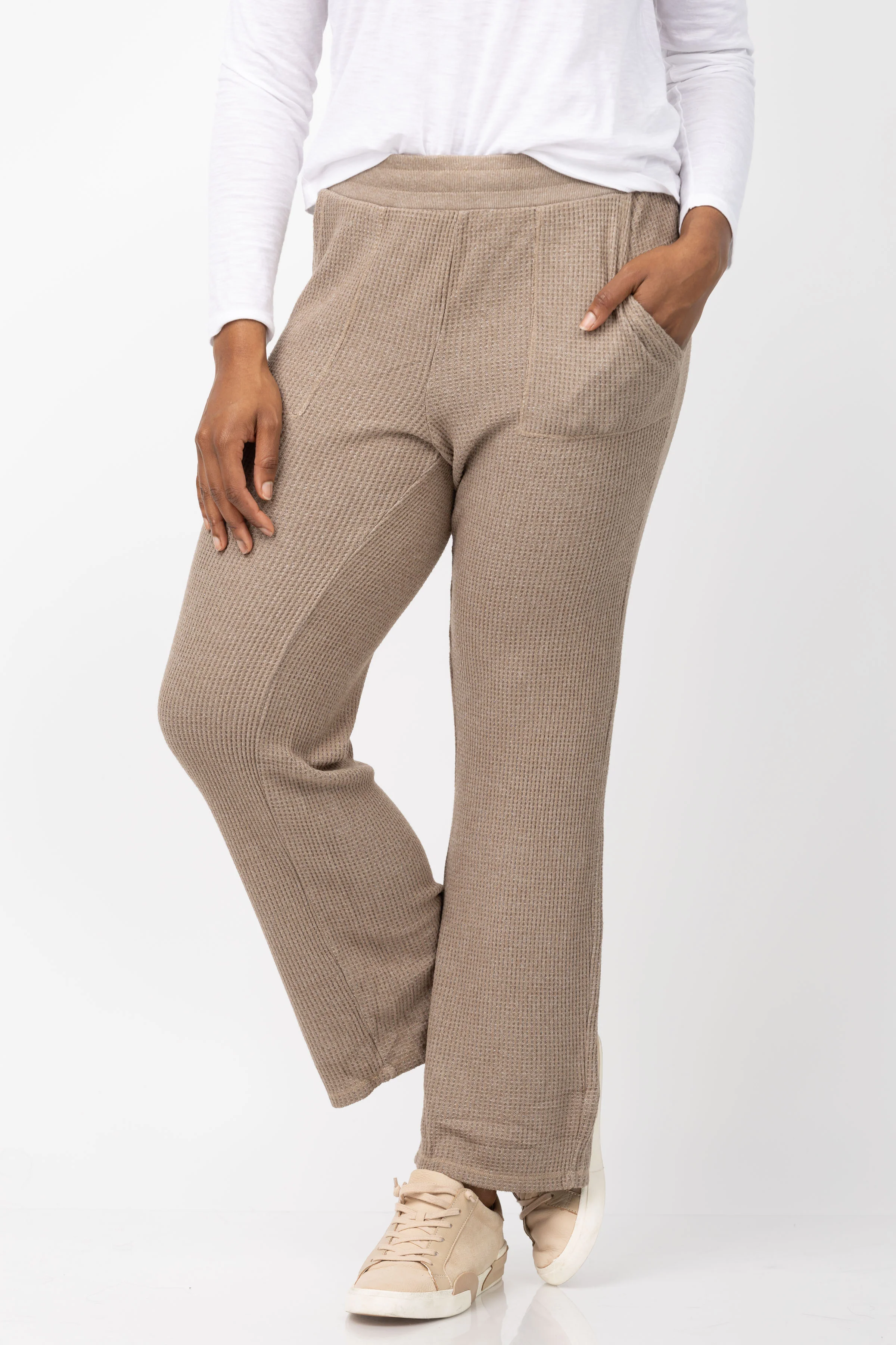 Specialty Dylan Weekend Pant in Light Olive Smart