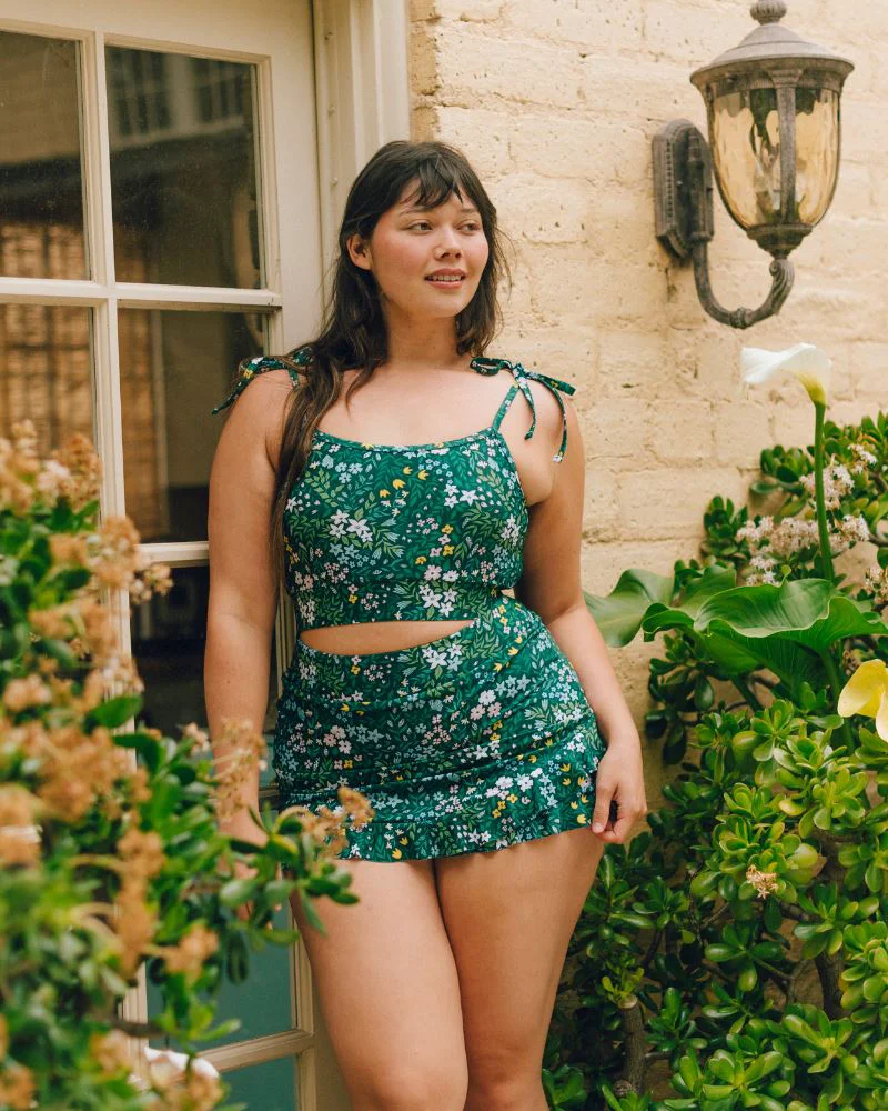 Expertly Made Cottage Floral Shoulder-Tie Crop Top Responsible