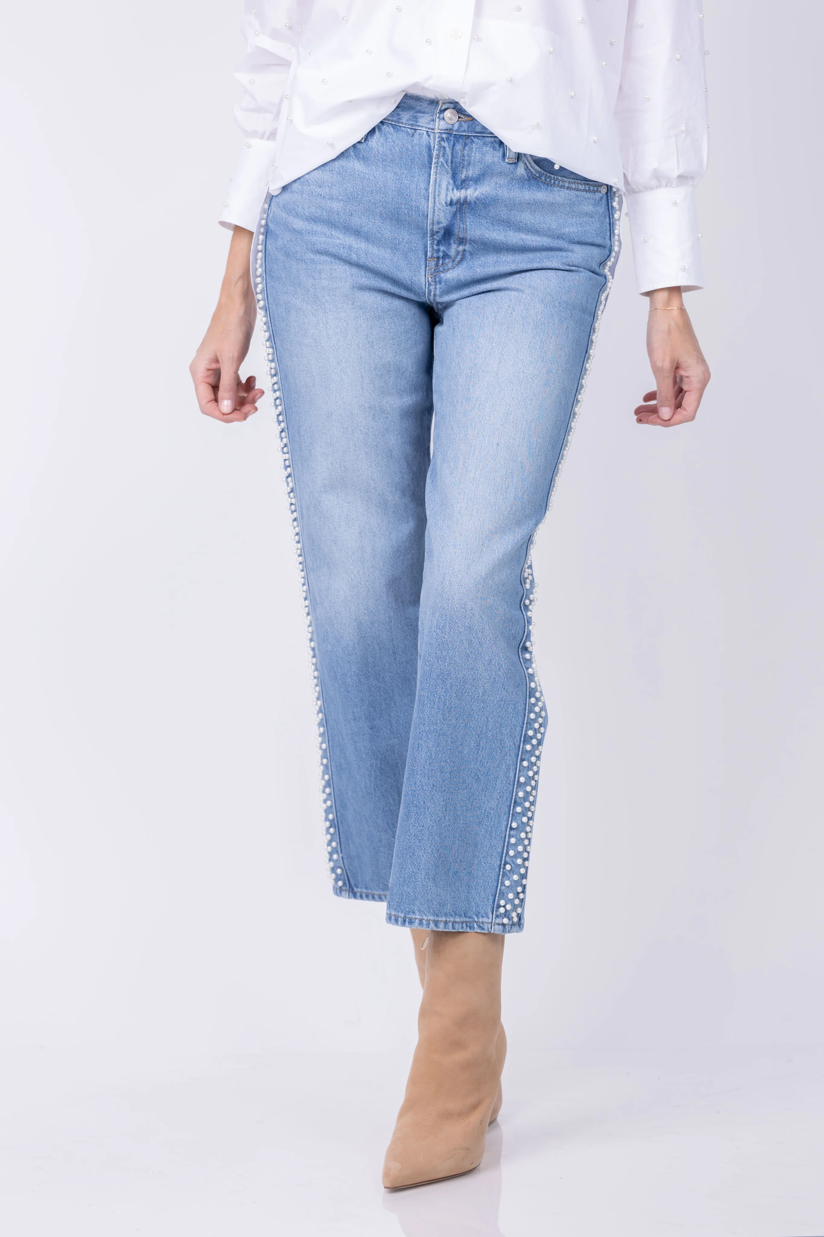 Stylish Frame Atelier Le Jane Crop Jeans in Daylight Pearl Minimalist